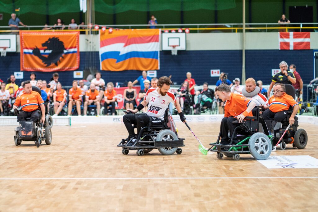 powerchair floorball - det danske landshold spiller mod Holland i finale ved VM