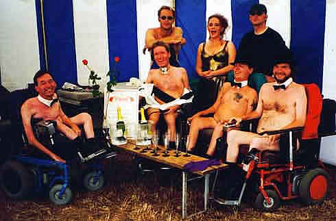 Slappendales - fire mænd med muskelsvind, der strippede på scenen på Grøn 1995