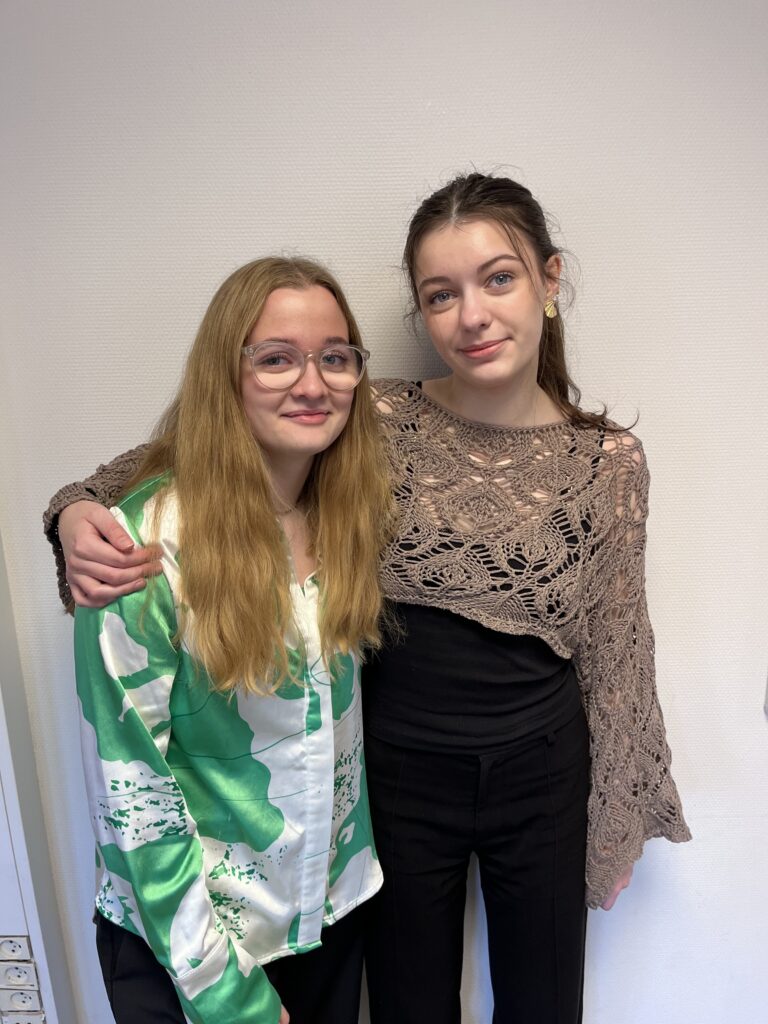 Sarah og Amalie fra 10. klasse, Sankt Nikolaj Skole i Esbjerg